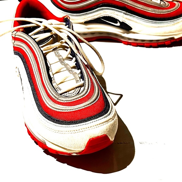 Neatly used Nike Airmax - Picture 3 of 3